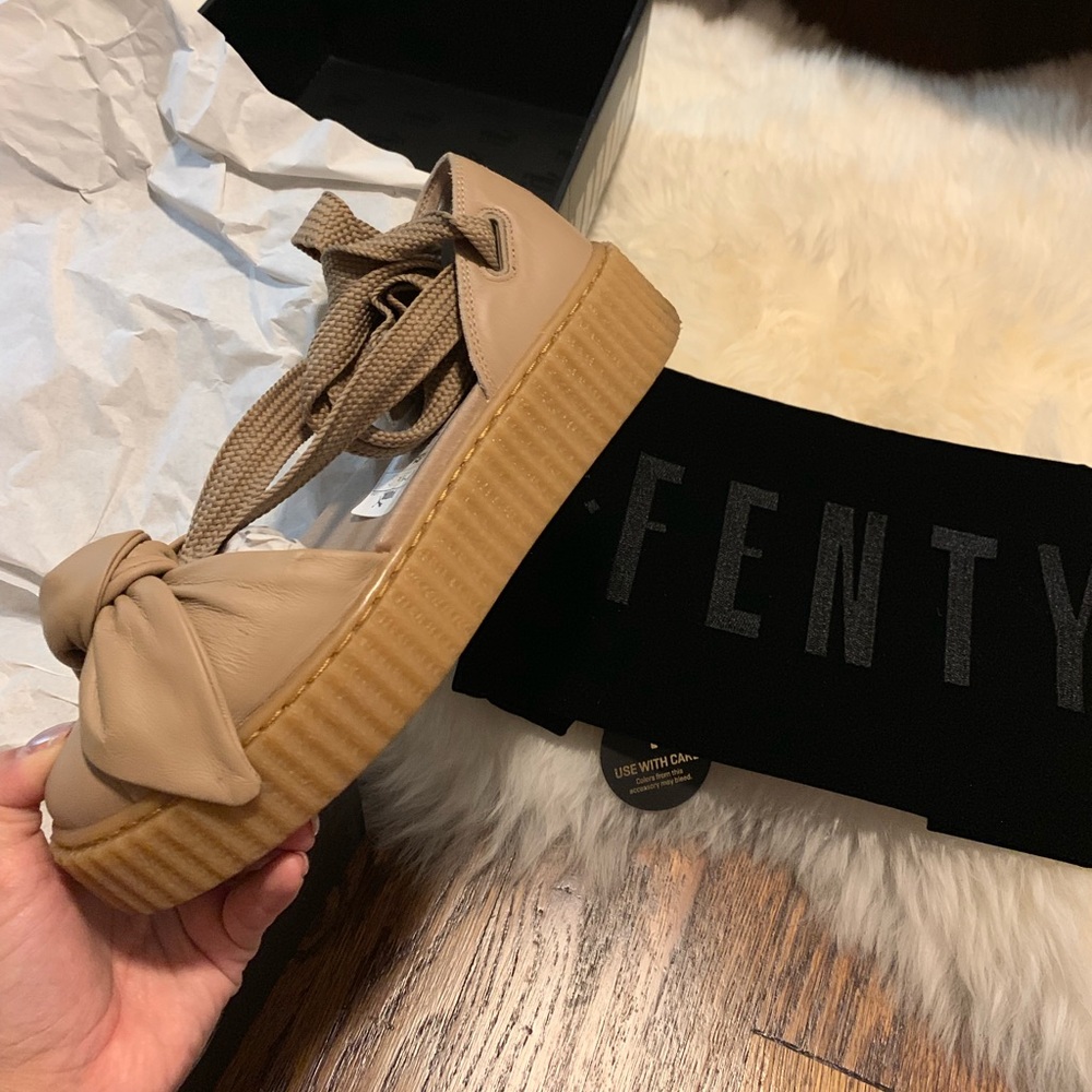 Bow creeper sandal in oatmeal